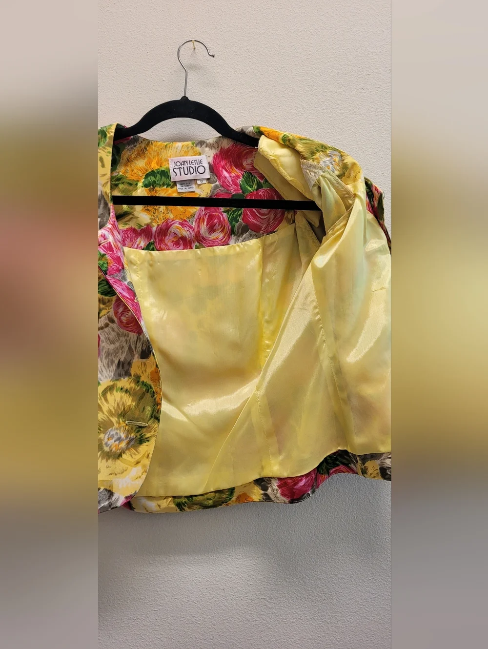 Vintage Joan Leslie Studio 100% Silk Top from 1970-1980 - Picture 9 of 16